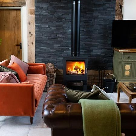 브리지노스 The Cart House - Beautiful Contemporary Barn - Hot Tub 아파트 외부 사진