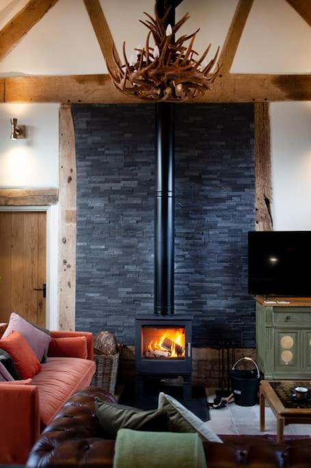 브리지노스 The Cart House - Beautiful Contemporary Barn - Hot Tub 아파트 외부 사진