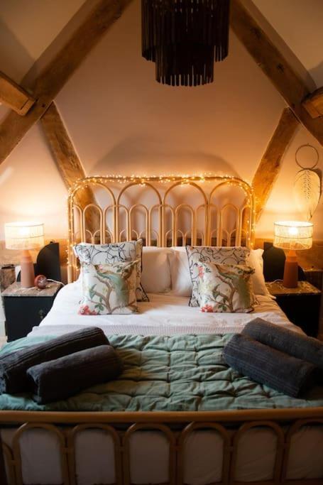 브리지노스 The Cart House - Beautiful Contemporary Barn - Hot Tub 아파트 외부 사진